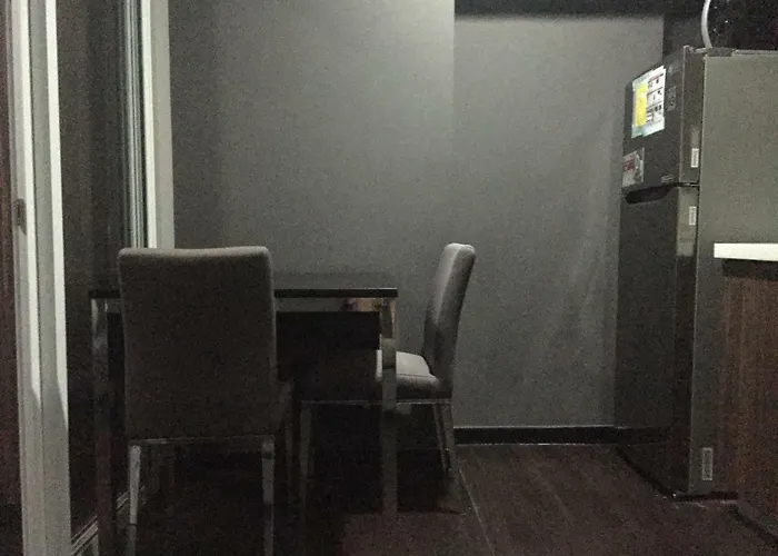 Acqua Cosmo Sleek Minimalist 1br Manila