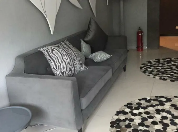 Acqua Cosmo Sleek Minimalist 1br Apartahotel