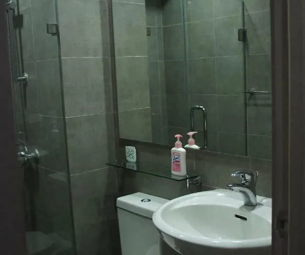 Acqua Cosmo Sleek Minimalist 1br * Manila